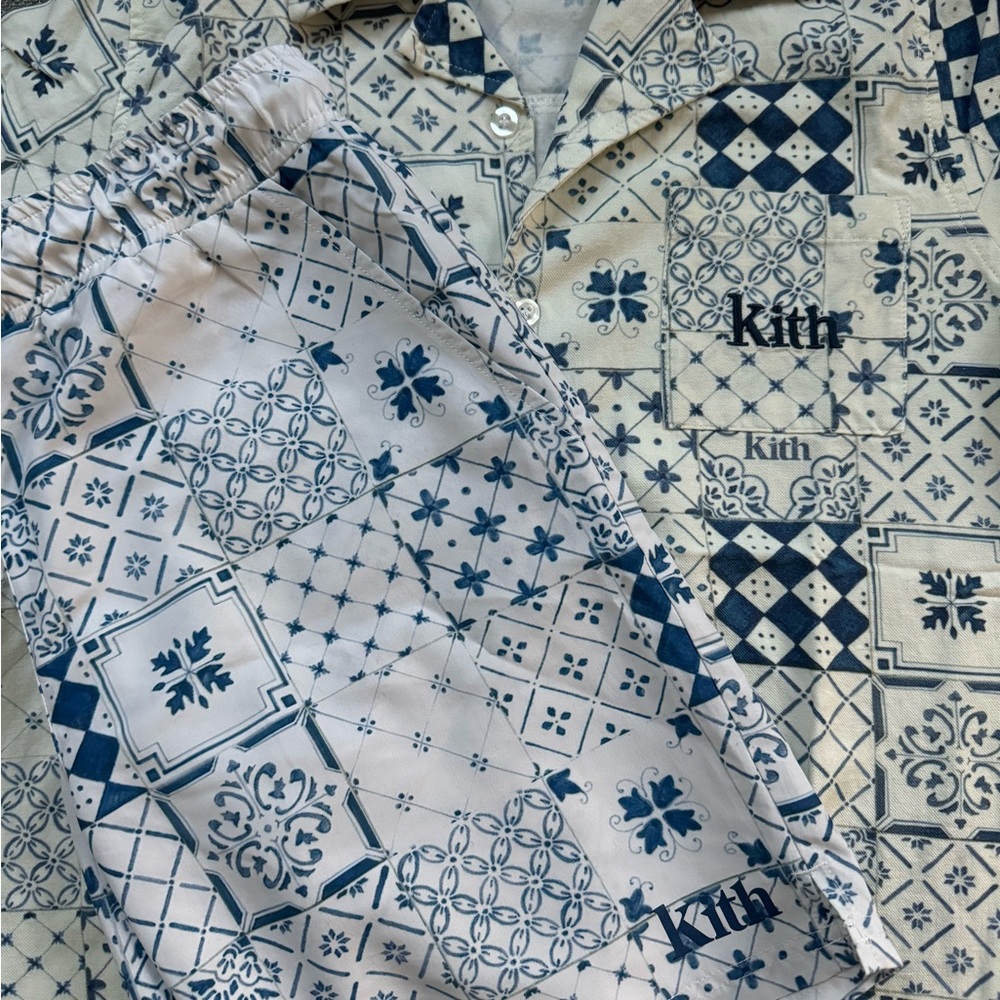 Kith Kids swimming trunk and matching down button